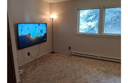 Pierre House | Centrally Located on Pawnee - Apartment #7