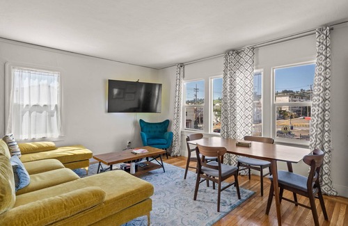 Dimond Apartment | Centrally located Well Designed Bright 2 Bedroom