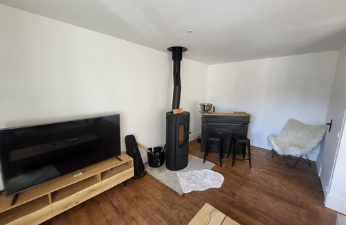 Cotes d'Armor House | Centre Ville de St Quay, 100m Plage. Place du Marché