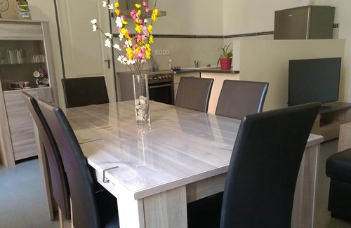 Millau Apartment | Centre ville Millau - Wifi, Parking gratuit - proche des commerces