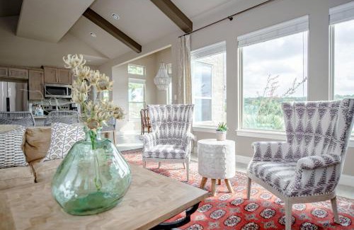 Spring Branch House | Century Oak House - Main