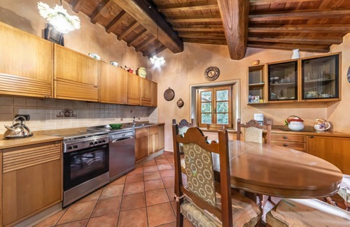 Nozanno Apartment | Cerbaiola Estate with Pool, Garden & Parking
