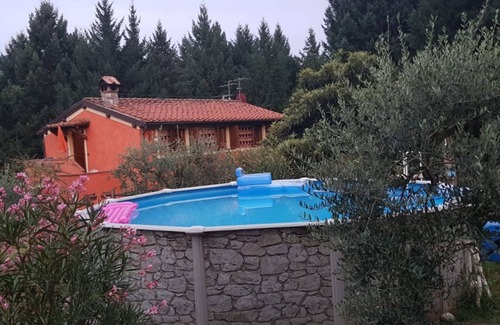 Nozanno Apartment | Cerbaiola Estate with Pool, Garden & Parking