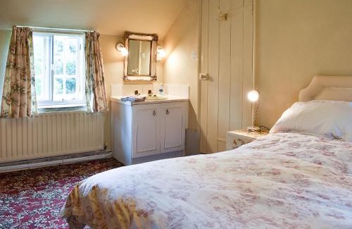 Dorchester House | Cerne Abbey Cottage