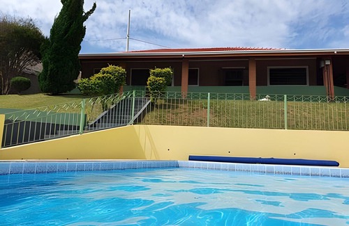 Bom Jesus dos Perdoes House | Chácara com piscina aquecida- Perdões