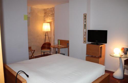 Cahuzac-sur-Vere Hotel | Château de Salettes