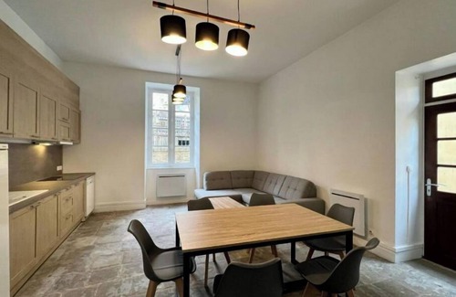 Saint-Cyprien Apartment | Chai Merlot 2-bedroom apartment