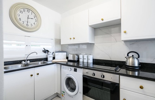 Shaka's Rock Apartment | Chakas Cove