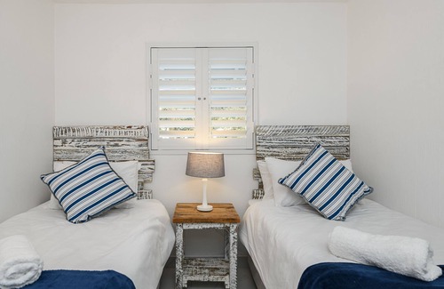 Shaka's Rock Apartment | Chakas Cove