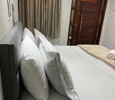 Penedo Cabin | Chalé 01 com hidro e cozinha no coração de Penedo