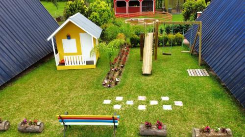 Campo Alegre Ski Chalet | Chalé com hidro e lareira l Chalé Vermelho