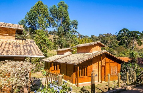Conceicao do Ibitipoca Ski Chalet | Chalés Belo Vale - Rua do Curro