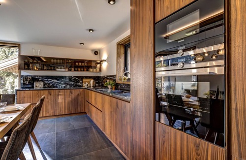 Le Lavancher Ski Chalet | Chalet + 10m pool, daily housekeeping & pastries