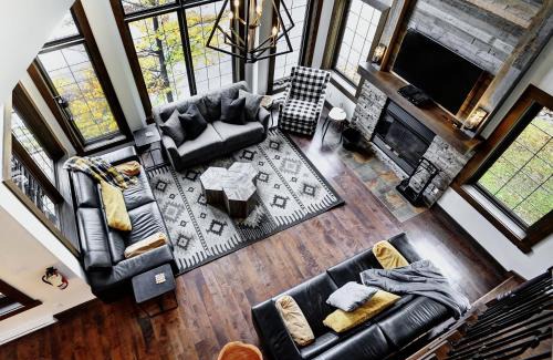 Stoneham Ski Chalet | Chalet 27 Chemin Blanc by Les Chalets Alpins