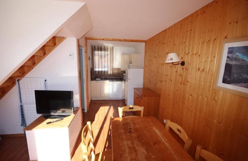 Saint-Etienne-en-Devoluy Ski Chalet | Chalet, 300m from ski slopes, fitness, swimming pool, sauna, terrace, parking, tv, ski locker, 42m²