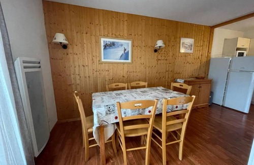 Saint-Etienne-en-Devoluy Ski Chalet | Chalet, 300m from ski slopes, fitness, swimming pool, sauna, terrace, parking, tv, ski locker, 42m²