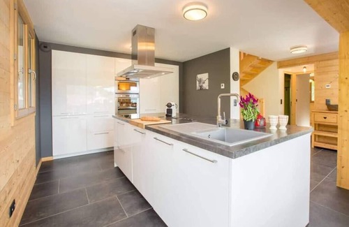 Les Gets Ski Chalet | Chalet Abracadabra, les Gets. 4 bedrooms sleeps 11