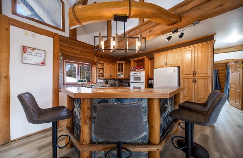 Vernon Ski Chalet | Chalet at Swan Lake