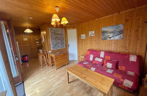 Barcelonnette Ski Chalet | Chalet Cap des Neiges – Cosy Retreat with Terrace & Garden near Barcelonnette, 10 mins to Pra Loup