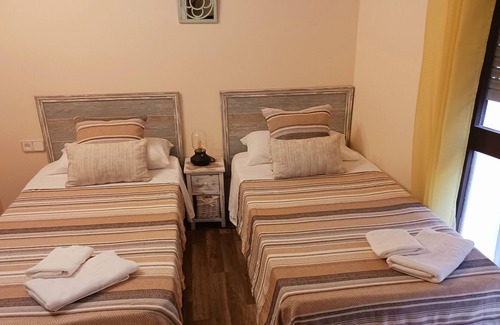 San Jorge Ski Chalet | Chalet 'Chelinas' with Mountain View, Garden, Terrace & Wi-Fi