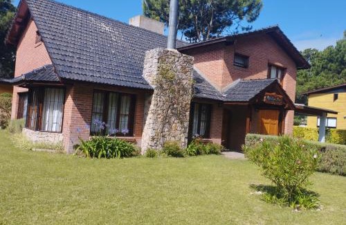 Mar de Las Pampas House | Chalet con Piscina exclusiva en el centro de Mar de las Pampas