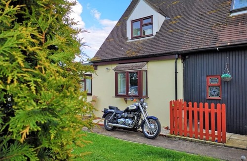 Streatley Ski Chalet | Chalet Cottages - Lilly Cottage