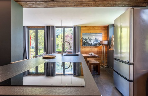 Valloire Ski Chalet | Chalet 'De L'alpette' with Mountain View, Private Terrace and Wi-Fi