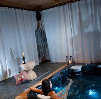 Samoens Ski Chalet | Chalet de montagne a Samoens avec jacuzzi et vue imprenable