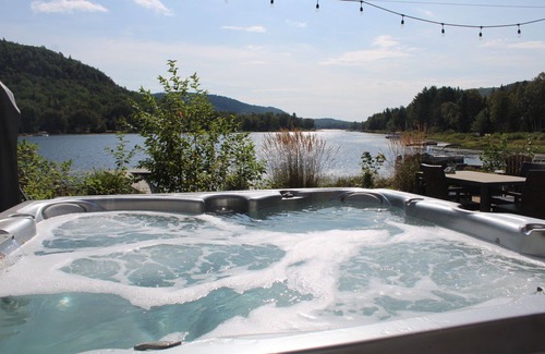 Mandeville Ski Chalet | Chalet du Lac Rose - Bord de l'eau & Spa