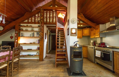 Puy-Saint-Vincent Ski Chalet | Chalet for 10 people in Puy St Vincent 150m from the slopes private parking