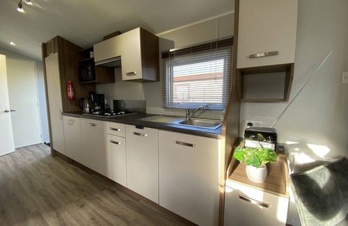 Terwolde House | Chalet for 4 people, located on the water