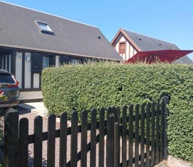 Merville-Franceville-Plage Ski Chalet | Chalet 5 personnes proche de la mer à Merville-Franceville-Plage