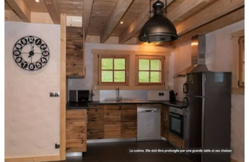Beaufort Ski Chalet | Chalet Frison option Carole communicating 10 and 12 people (i.e. 22 people)