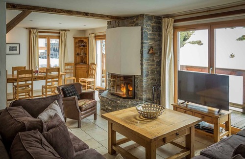 Chamonix City Centre Ski Chalet | Chalet Grand Cru for 10 people with Jacuzzi Chamonix Holidays