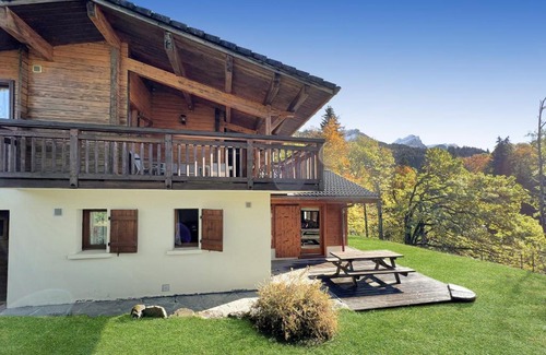 Les Carroz-d'Araches Ski Chalet | Chalet Haut Standing à proximité du centre (CH228)