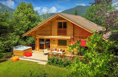 Alex Ski Chalet | Chalet Hychris - ski holiday between Annecy & the mountains - OVO Network