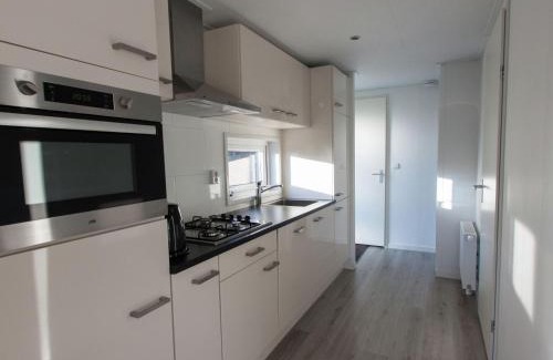 De Bult House | Chalet in De Bult by the pond