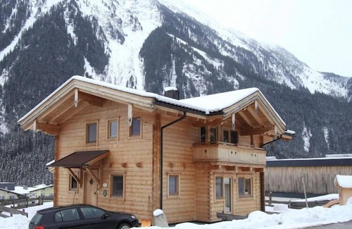 Oberkrimml Ski Chalet | Chalet in Krimml near Europe's Highest Waterfall