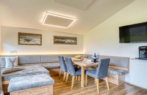 Schonbach Apartment | Chalet in Neukirchen with Mountain Views