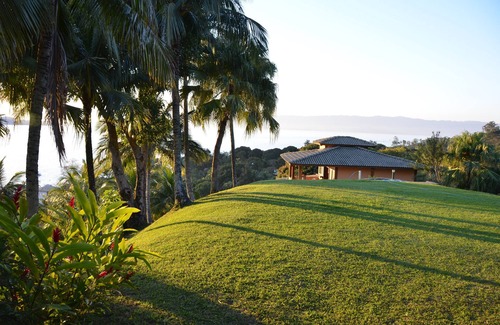 Ilhabela Ski Chalet | Chalet in Siriúba - Ilhabela - Spectacular panoramic sea view.