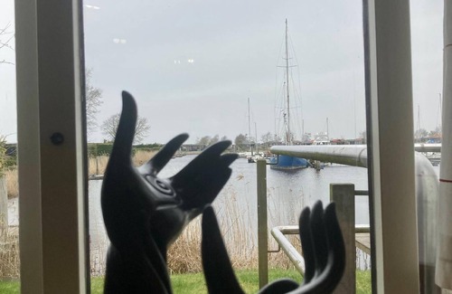 Anjum House | Chalet in the harbour with fishing jetty infrared sauna