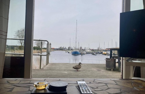 Anjum House | Chalet in the harbour with fishing jetty infrared sauna