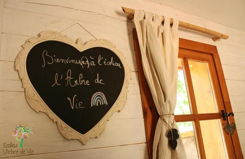 Saint-Andeol-de-Vals Ski Chalet | Chalet Instant Spa en montagne