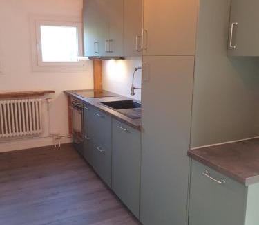 Sarcenas House | Chalet Jaune CHAMECHAUDE