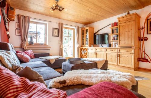 Konigsleiten Ski Chalet | Chalet Königsleiten 2 by Interhome