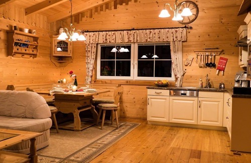 Groebming Apartment | Chalet Lärche - Almdorf im Winkl