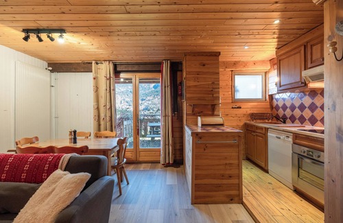 Faverges-Seythenex Ski Chalet | Chalet 'Les Grands Champs Sud' with Mountain View, Private Terrace and Wi-Fi