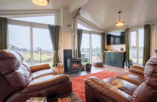 Kinross Ski Chalet | Chalet Loch Leven Lodge 25 East by Interhome