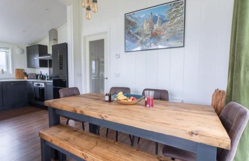 Kinross Ski Chalet | Chalet Loch Leven Lodge 25 East by Interhome