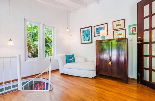 Pueblo Viejo Ski Chalet | Chalet Lulu with Solar Power and Hot Tub in Guaynabo